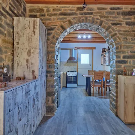 Stella, Lefkes Paros レフケス