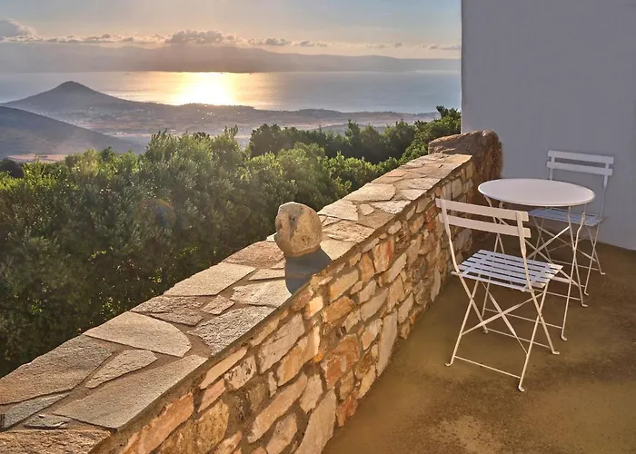 Stella, Lefkes Paros *